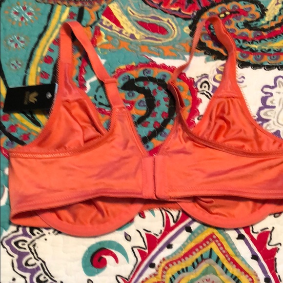 Wacoal Bra 38C - Picture 2 of 3